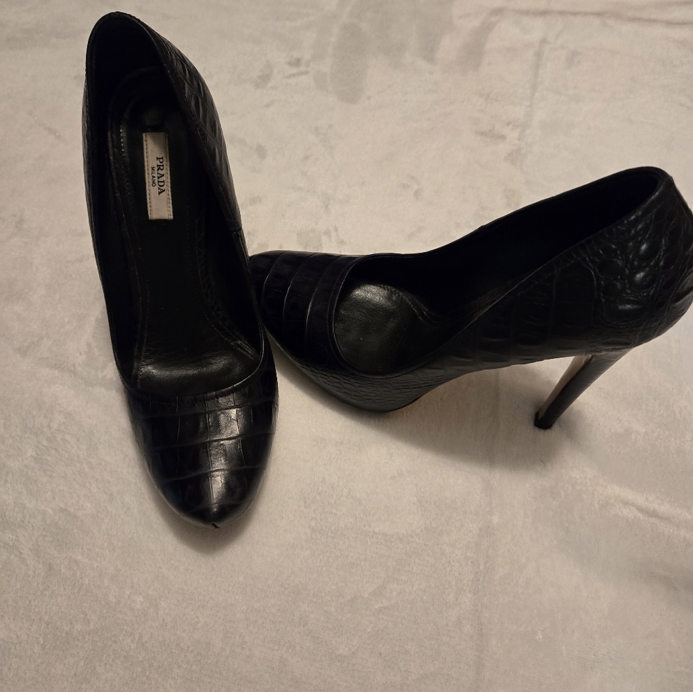 PRADA Blk Crocodile Embossed Platform Pumps